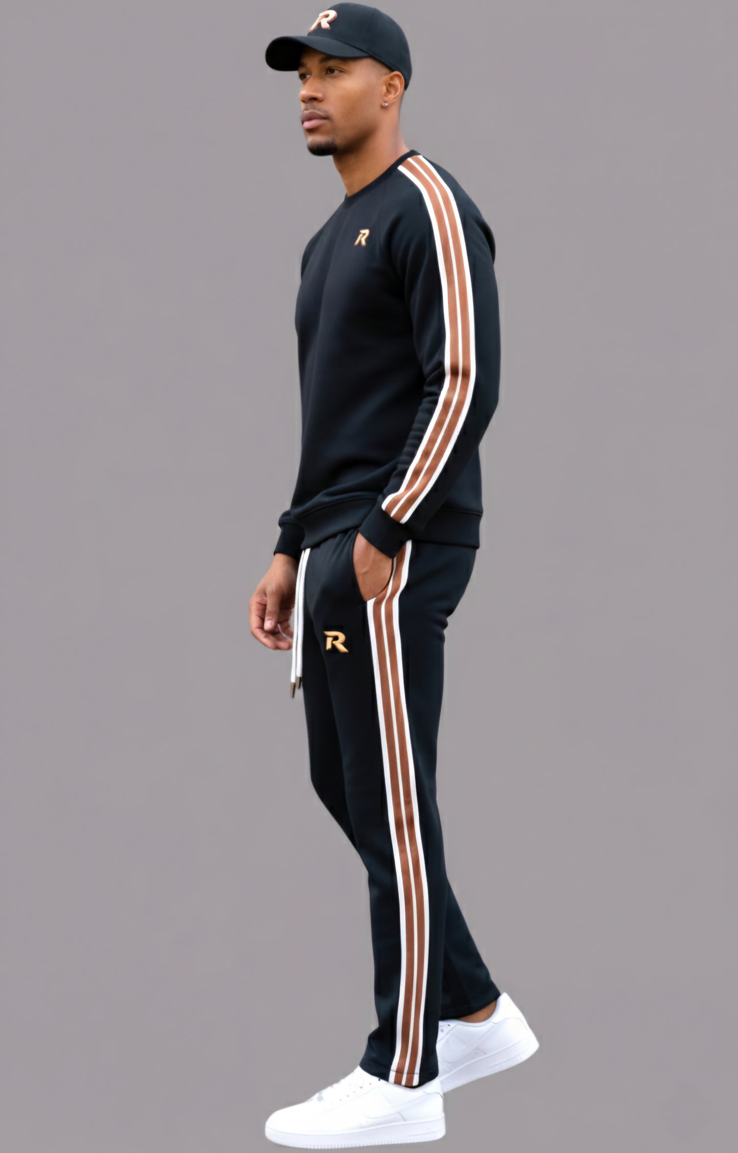 RUNIQUE Signature Tracksuit – Black Edition